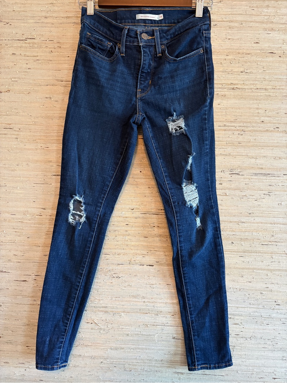 Levi’s Distressed Women's Skinny Jeans